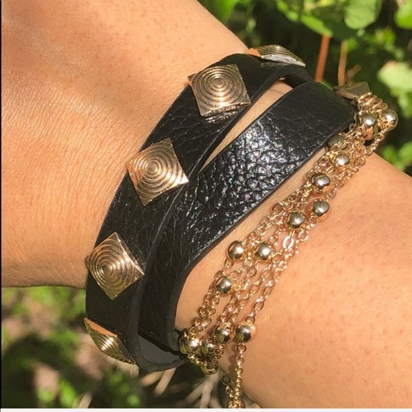 - Beautiful Black Leather Bracelet Gold Hardware - Picture 1 of 7